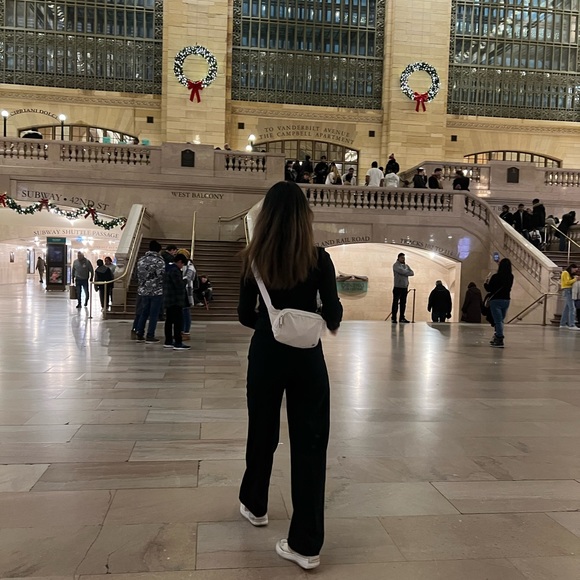 Meet your Posher, Crystal - Picture 1 of 1